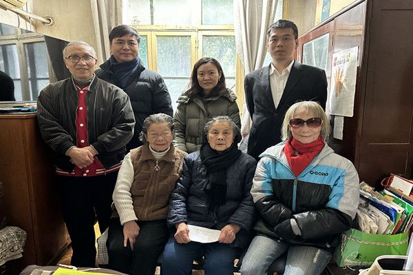 春节慰问-4_副本.jpg 春节慰问-4_副本.jpg