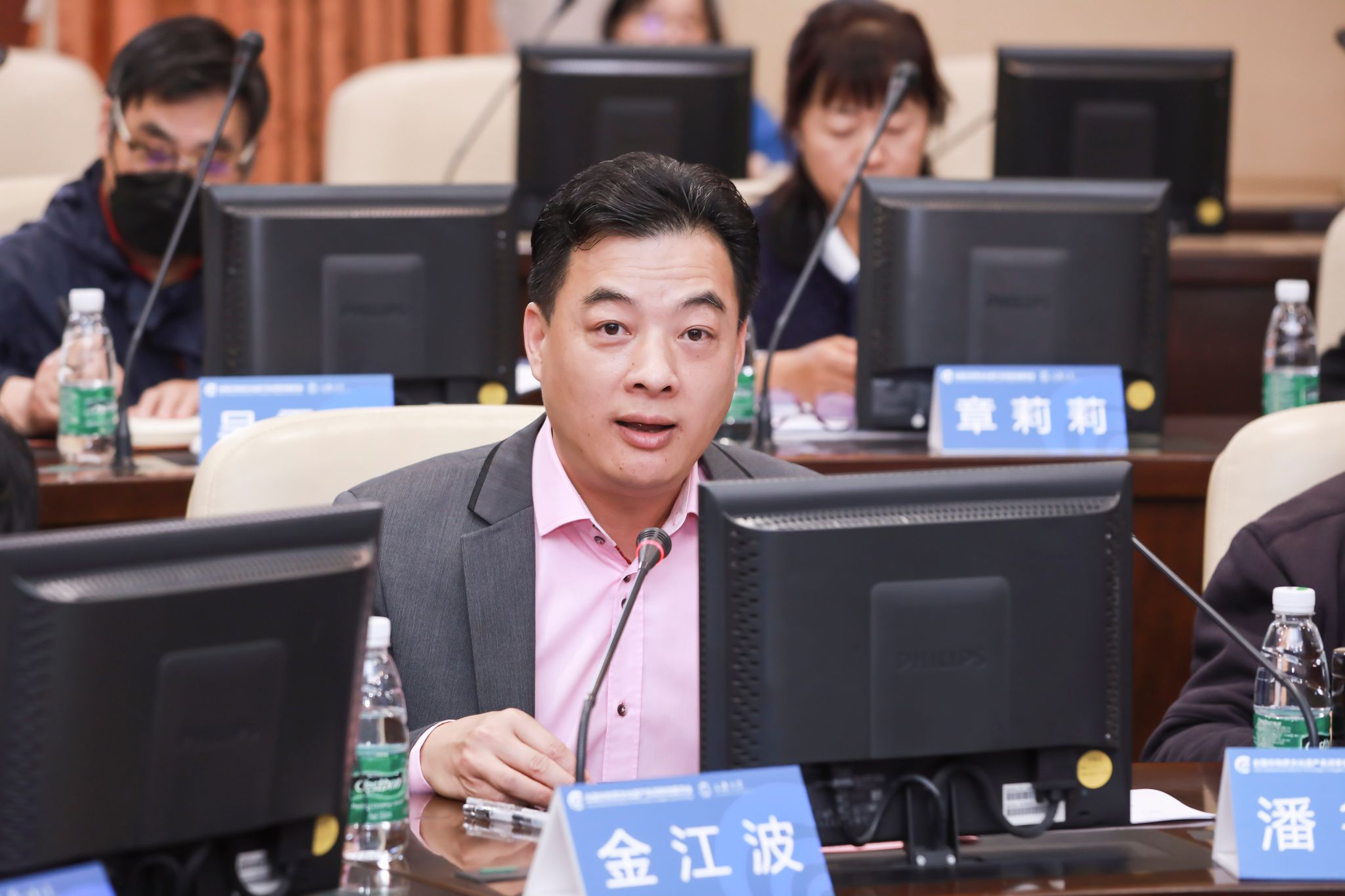 金沙集团1862cc成色上海美术学院执行院长、全国非遗名词委委员金江波教授代为宣读文化和旅游部非物质文化遗产司王晨阳司长的贺信.jpg