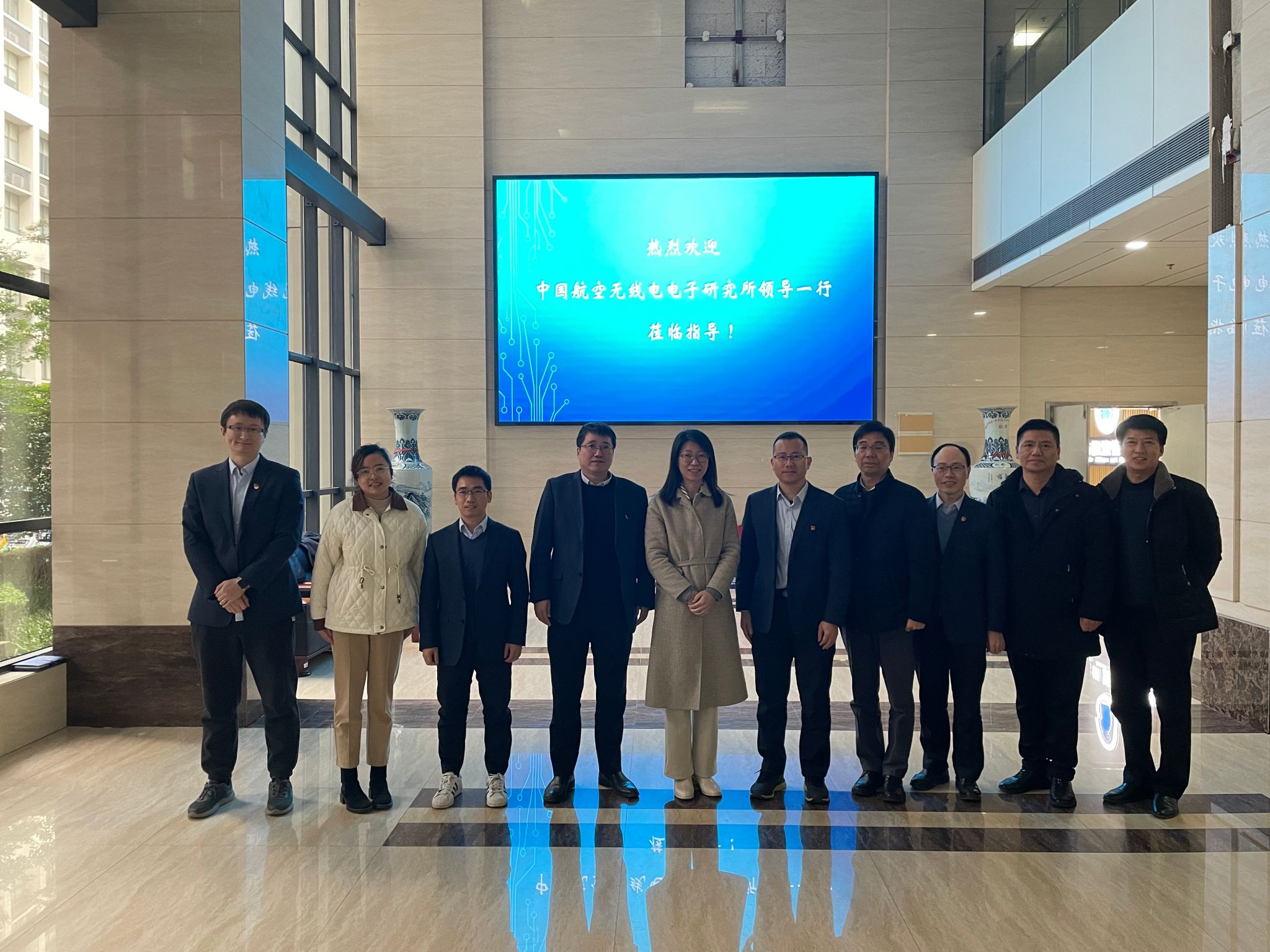 合影.jpg 合影.jpg