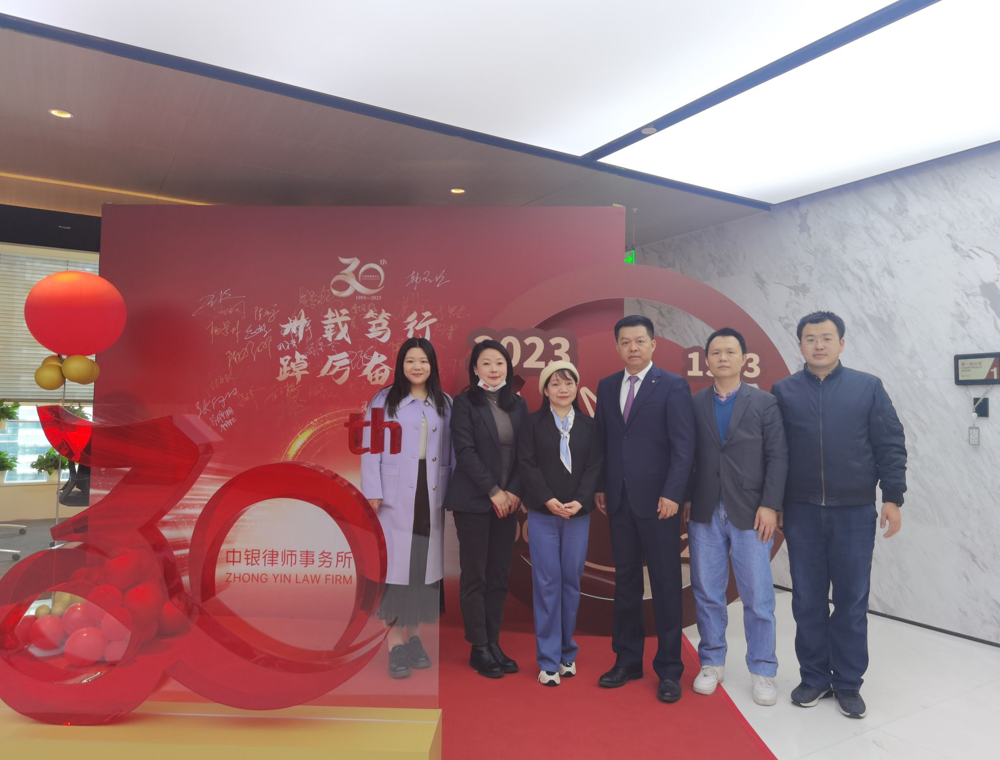 北京招宣组与北京校友会合影1.jpg 北京招宣组与北京校友会合影1.jpg