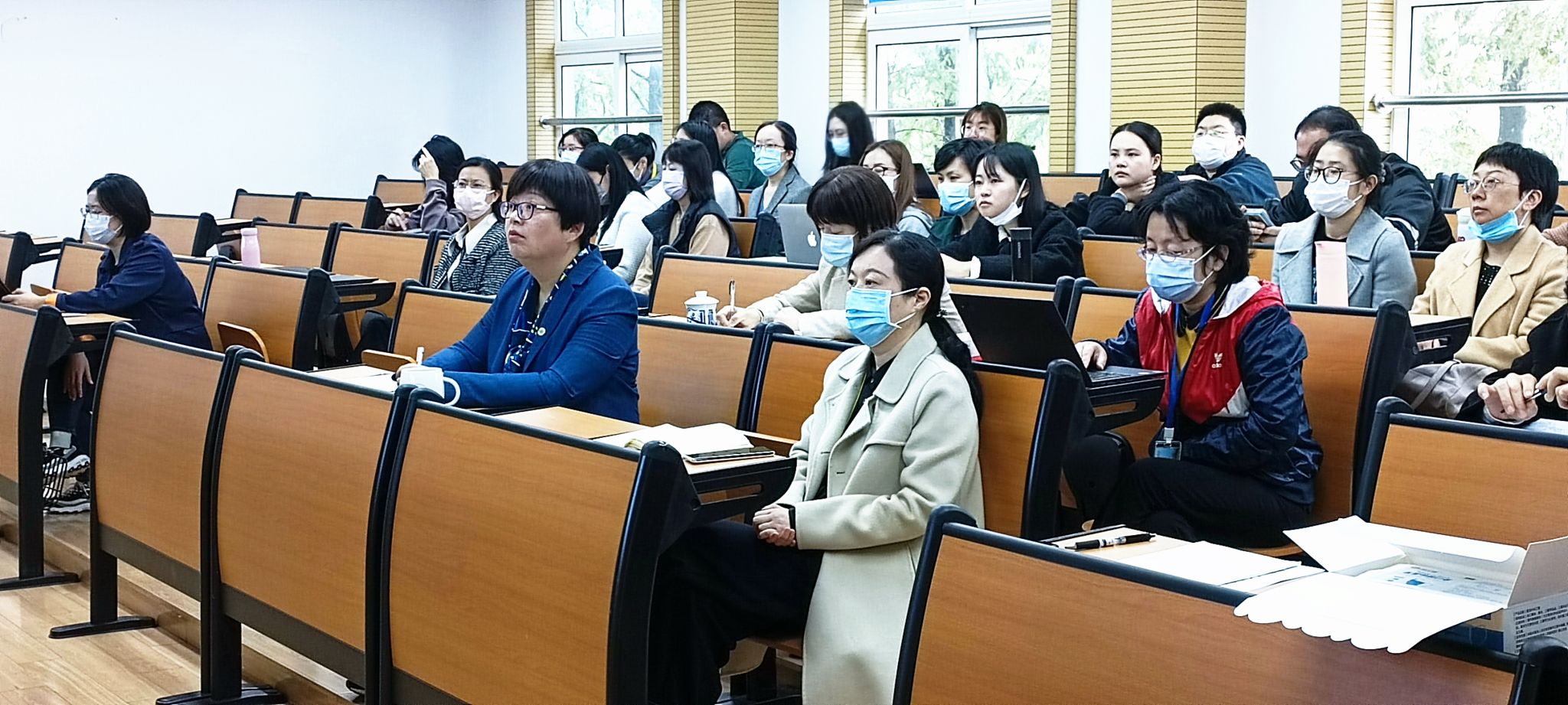 党委书记讲党课 (1).jpg